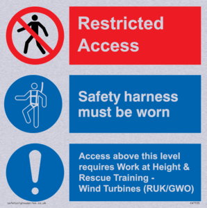 Restricted access. Safety harness must be worn. Access above this level