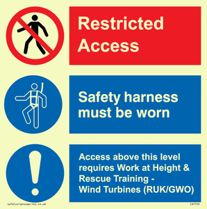 Restricted access. Safety harness must be worn. Access above this level