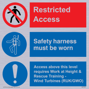 Restricted access. Safety harness must be worn. Access above this level