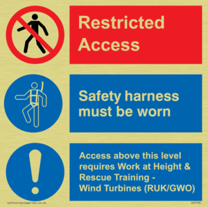 Restricted access. Safety harness must be worn. Access above this level