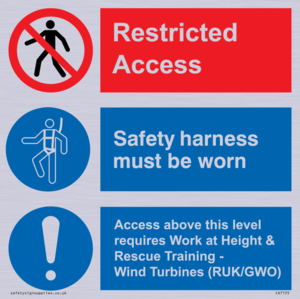 Restricted access. Safety harness must be worn. Access above this level
