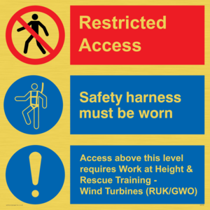 Restricted access. Safety harness must be worn. Access above this level
