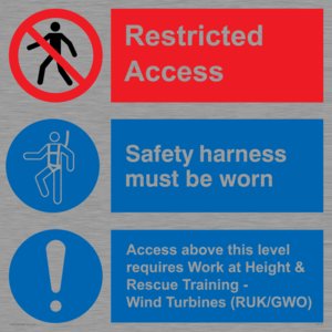Restricted access. Safety harness must be worn. Access above this level