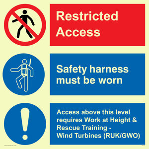 Restricted access. Safety harness must be worn. Access above this level