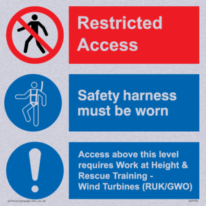 Restricted access. Safety harness must be worn. Access above this level