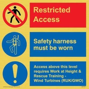 Restricted access. Safety harness must be worn. Access above this level
