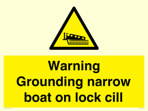 Warning Grounding narrow boat on lock cill