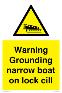 Warning Grounding narrow boat on lock cill