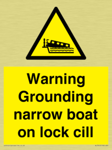 Warning Grounding narrow boat on lock cill