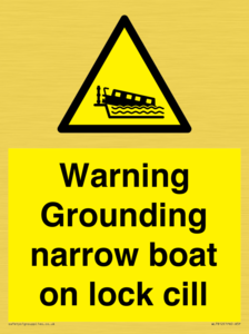Warning Grounding narrow boat on lock cill