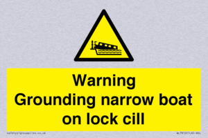 Warning Grounding narrow boat on lock cill
