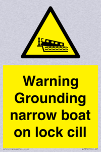 Warning Grounding narrow boat on lock cill