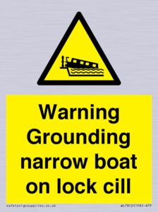 Warning Grounding narrow boat on lock cill