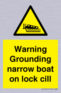 Warning Grounding narrow boat on lock cill