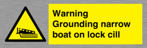 Warning Grounding narrow boat on lock cill