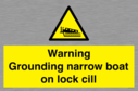 warning-grounding-narrow-boat-on-lock-cill~